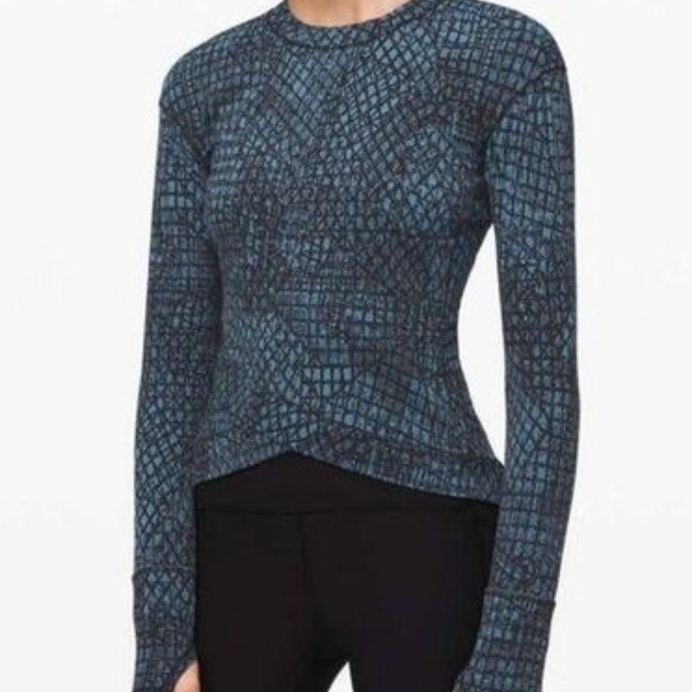 Lululemon Close to Crossing